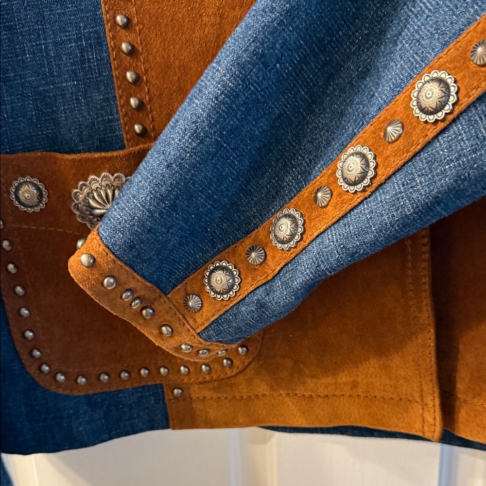 Stunning Cripple Creek Brown Leather Jacket w/ heavy Blue Jean Fabric & Conchos - Picture 6 of 16